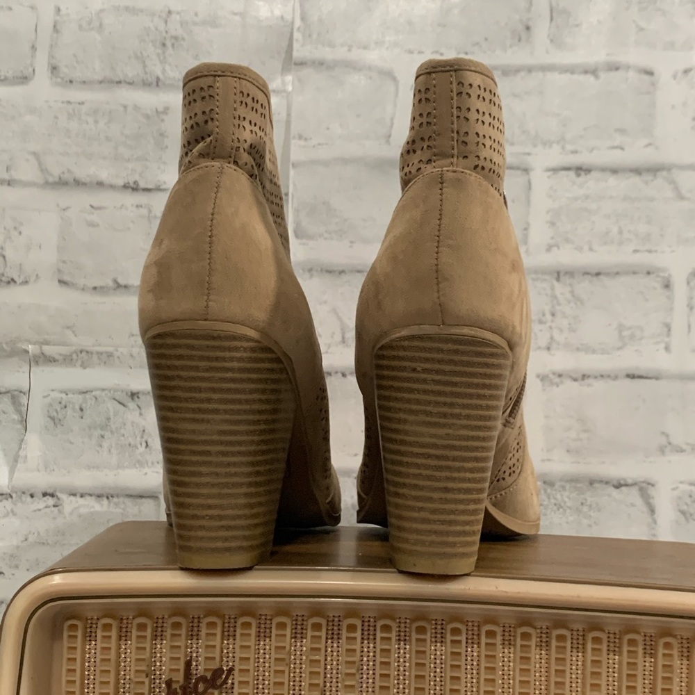 American Rag Aria Perforated Booties - Picture 3 of 8